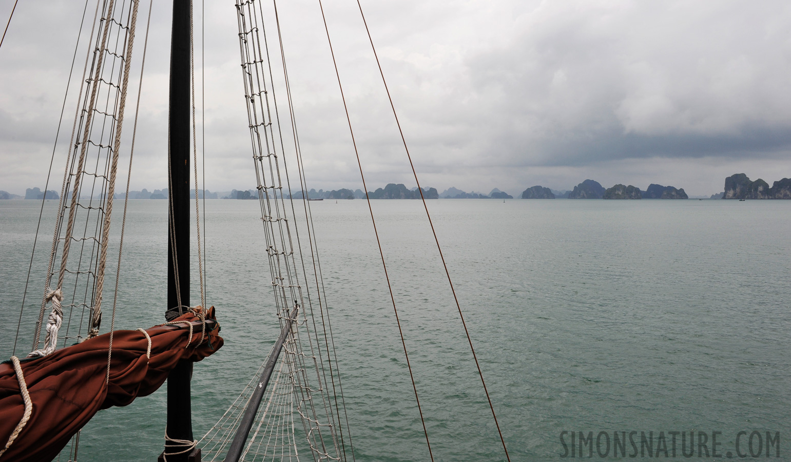 Vietnam [24 mm, 1/400 sec at f / 16, ISO 400]